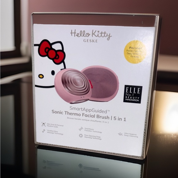 Hello Kitty Pink Sonic Facial Brush -New in Box - Picture 2 of 4